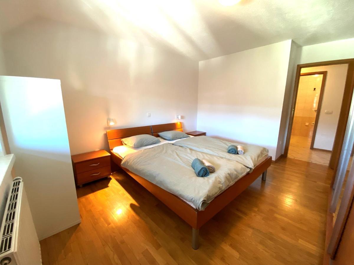 Apartment Above Lake Блед Екстер'єр фото